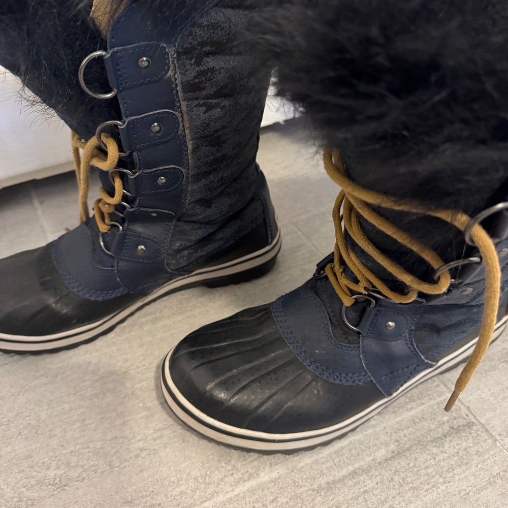 Sorel Women's Tofino II, Size 7.5, Blue Black Waterproof Faux Fur Winter Boots